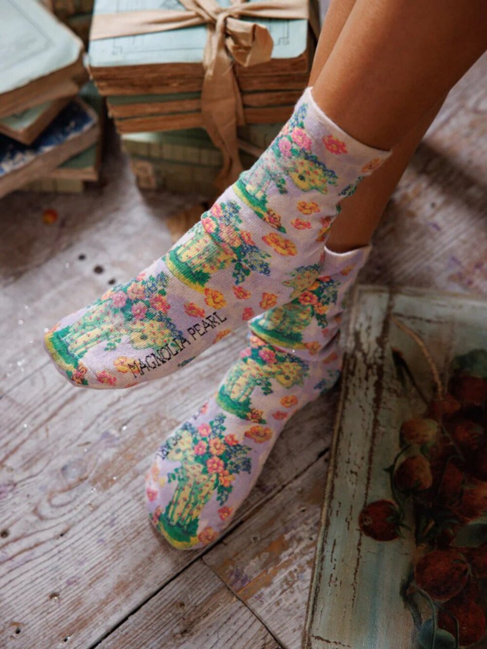 MAGNOLIA PEARl 🌸 Floral Lamb MP Socks NWT
